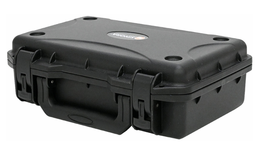 SINORA Koffer 0920-10BK-E ist ein robuster, wasserdichter, staubdichter Hartschalenkoffer aus dem Hause Solidplex.