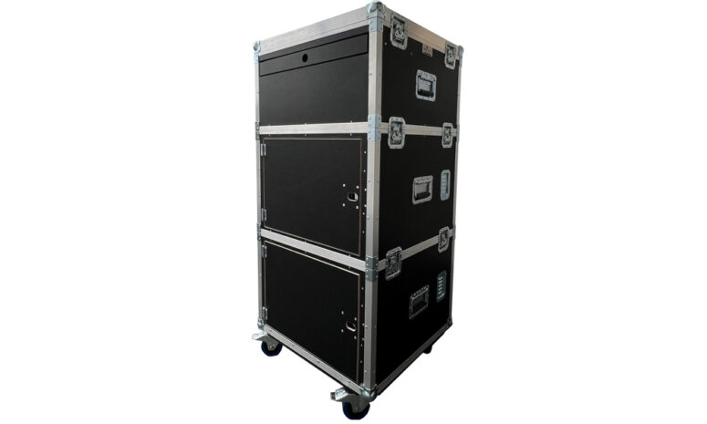 Multifunktionelles Flightcase für den Transport von 2 Fujifilm Druckern DE100-XD in Flightcaseschrank-Bauweise. Druckercase bietet zudem Platz für ein Laptop und Zubehör. Idealer Begleiter für mobile Fotografen auf Veranstaltungen und Festen.