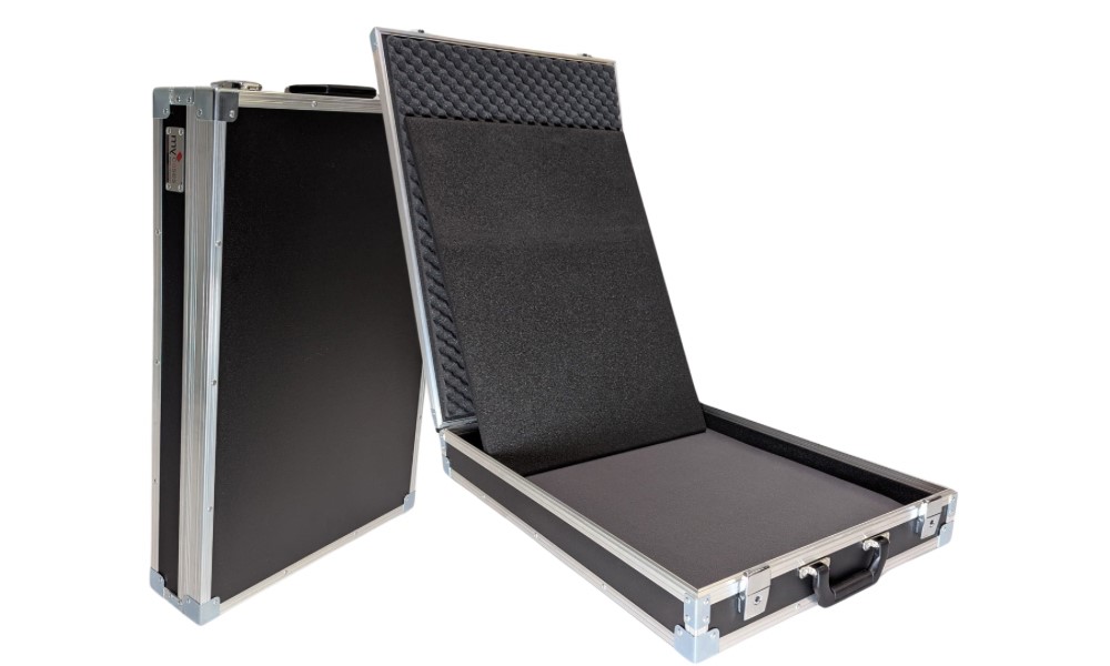 Maßgefertigtes Flightcase für Schützenketten mit robusten Design und sicherem Verschluss. Eleganter Koffer für Schützenketten mit gepolsterten Zwischenboden für die sichere Aufbewahrung und Transport von Königsketten.